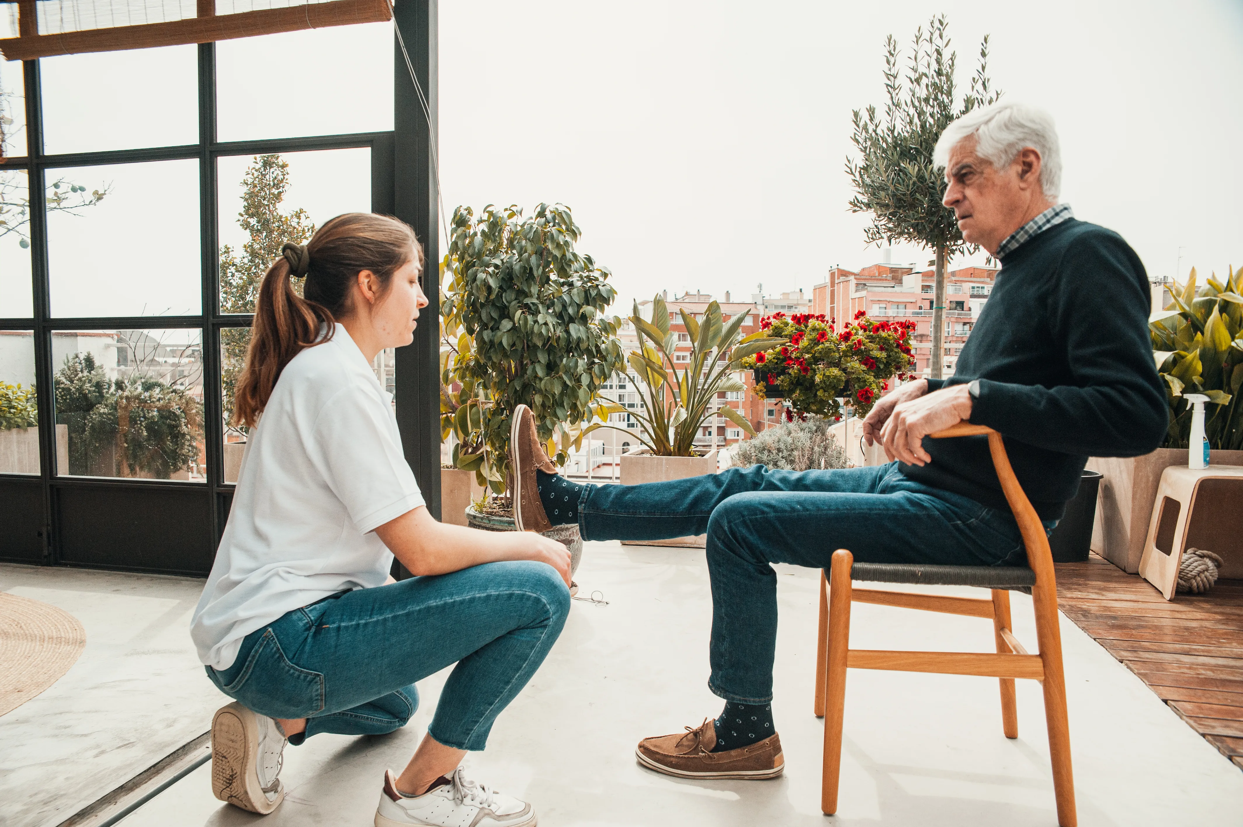 Ejercicio de tonificación del cuádriceps en sedestación.